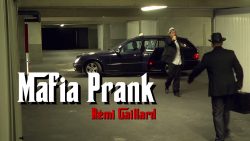 Remi Gaillard als Mafiosi im Auftrag unterwegs remi gaillard als mafiosi im auf