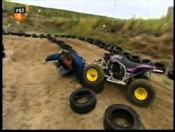 Reporter baut Unfall mit einem Quad reporter baut unfall mit einem q