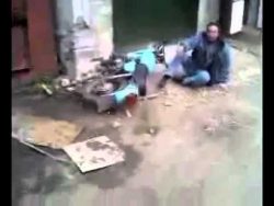 Rollerfahrer fährt gegen die Wand rollerfahrer faehrt gegen die wa