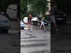 Russe schlägt besoffene Frau und schleppt eigene mit ins Haus russe schlaegt besoffene frau un