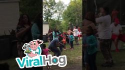 schmeiss deine tochter durch die