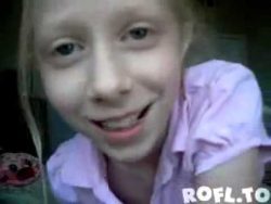 schranktuer faellt auf kleines m