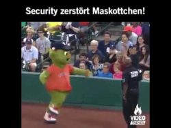 Security vs Maskottchen Dance Battle security vs maskottchen dance ba