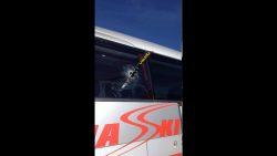 ski urlauber macht bus kaputt