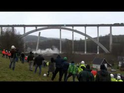 sprengung ice gruempentalbruecke