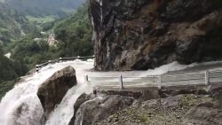 Straße in Nepal steht unter Wasser strasse in nepal steht unter was