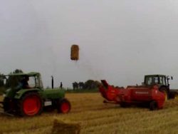 strohballen kanone mit traktor a