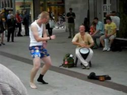 taenzer in unterwaesche zeigt se