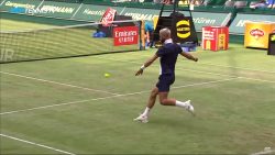 Tennisspieler spielen Fußballtennis tennisspieler spielen fussballte