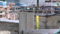 viel wind auf der baustelle