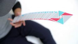 virtuoso und schoene kartentrick