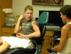 weichei beim taetowieren