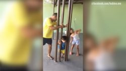 Wenn Kinder feststecken - Lustige Bilder wenn kinder feststecken lustige