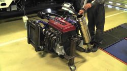 wenn mechanikern in der werkstat