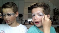 wenn sich jungs schminken gehen