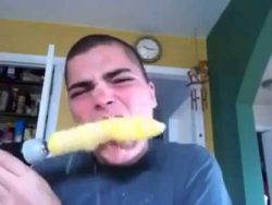 wie man einen maiskolben in 10 s