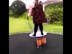 zu zweit auf dem spielplatz