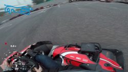 zum ersten mal im go kart auf de