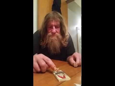 Jenga spielen mit einer Mausefalle - Level schmerzhaft jenga mausefalle
