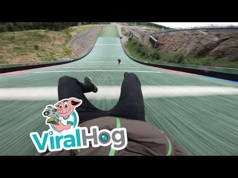 Skisprungschanze als lange Rutsche nutzen sprungschanze rutsche