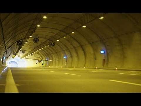 flugzeug autotunnel