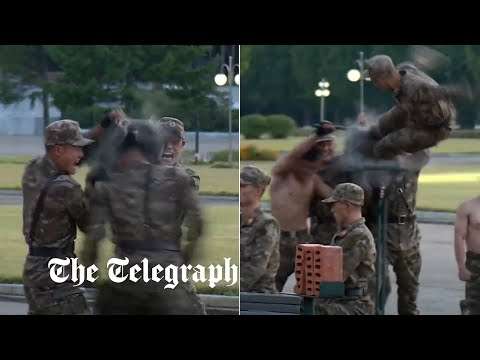 Nordkorea Soldaten bearbeiten Ziegelsteine soldaten ziegelsteine