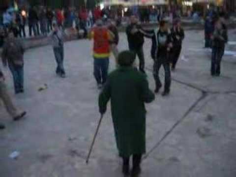 Wenn die Oma auf Techno Musik steht techno oma