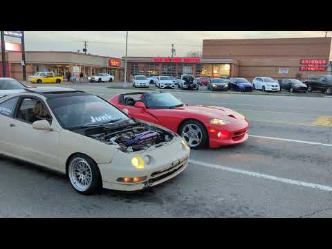 Dodge Viper baut Unfall bei Straßenrennen viper rennen