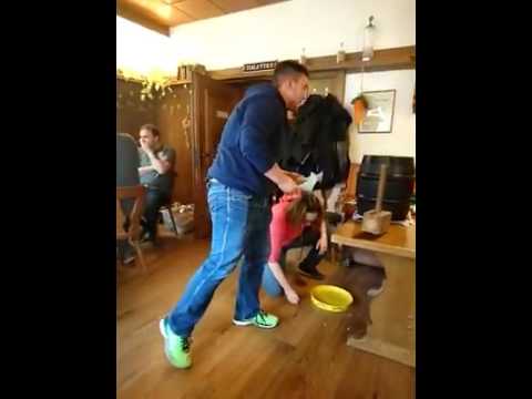 Wenn der Bieranstich total in die Hose geht bieranstich fail