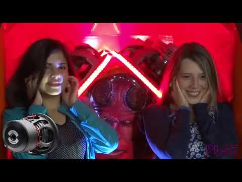 Lasset die Haare fliegen im Hellboy haare fliegen