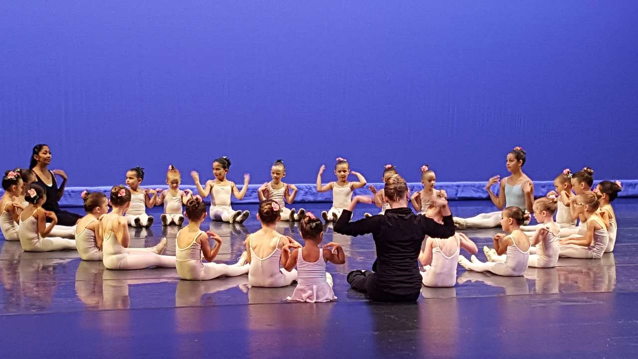 Kinderballett Fail ballet buehne2