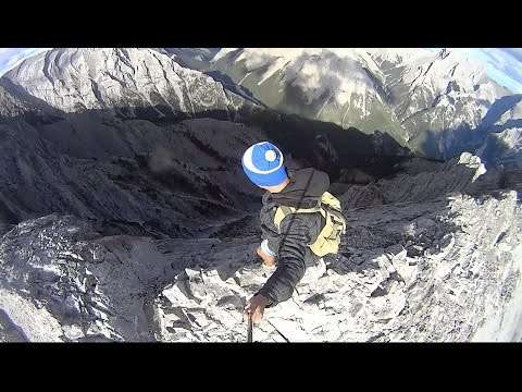 Auf Bergkamm von Mount Lady Macdonald balancieren bergkamm laufen