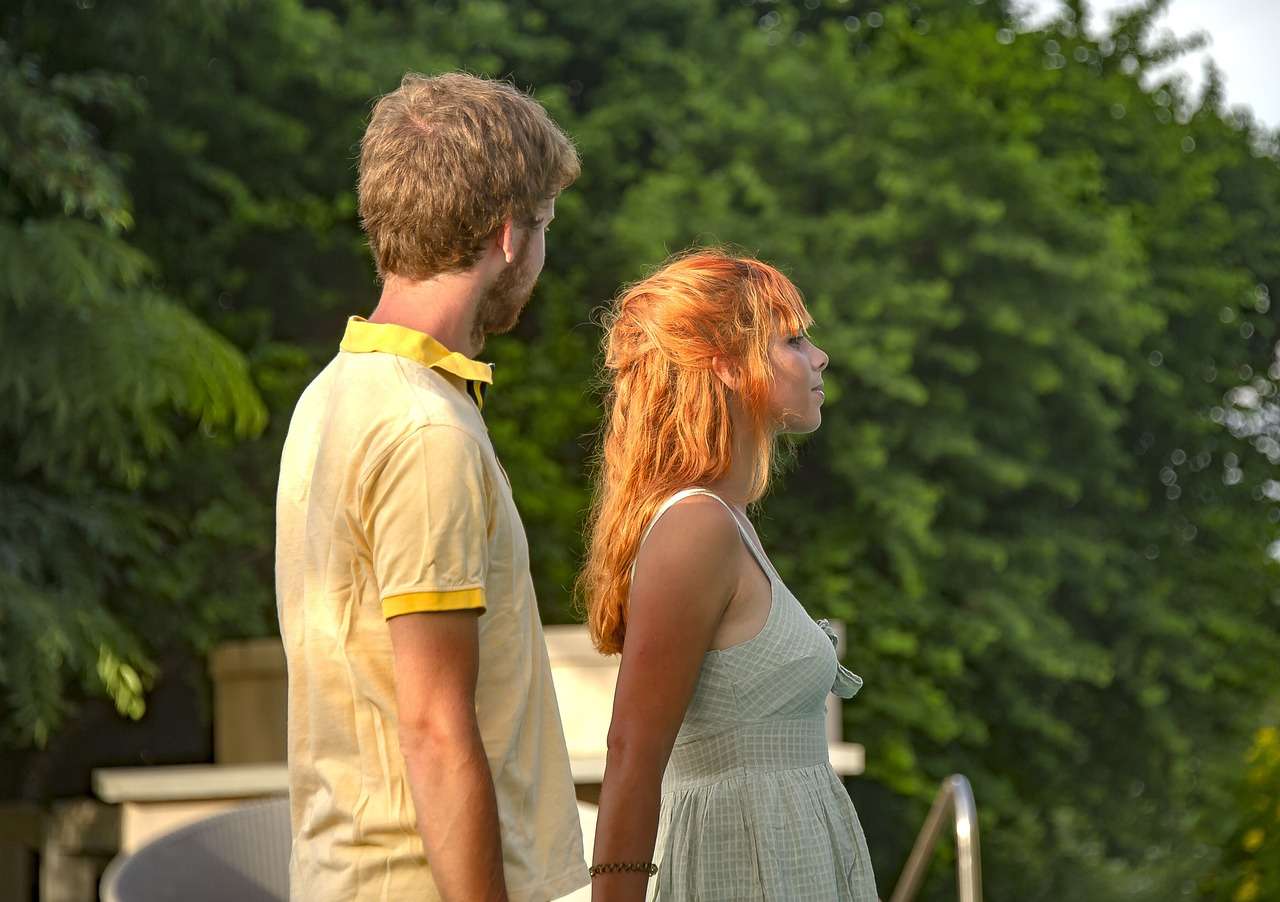 Freundin fertigt Freund am Telefon ab freund verfluchen