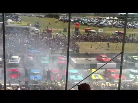 Burnout World Record - 70 Autos qualm rekord