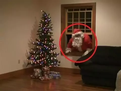 10 lustige Momente mit dem Weihnachtsmann weihnachtsmann pannen